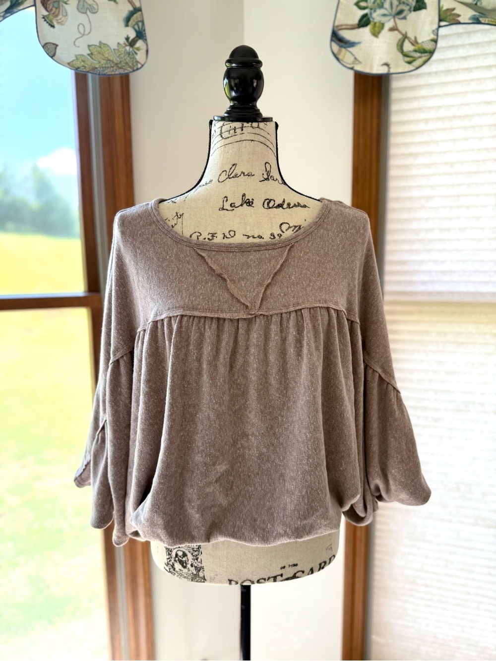 BUCKETLIST Taupe Brown Bubble-Sleeve Tunic Top